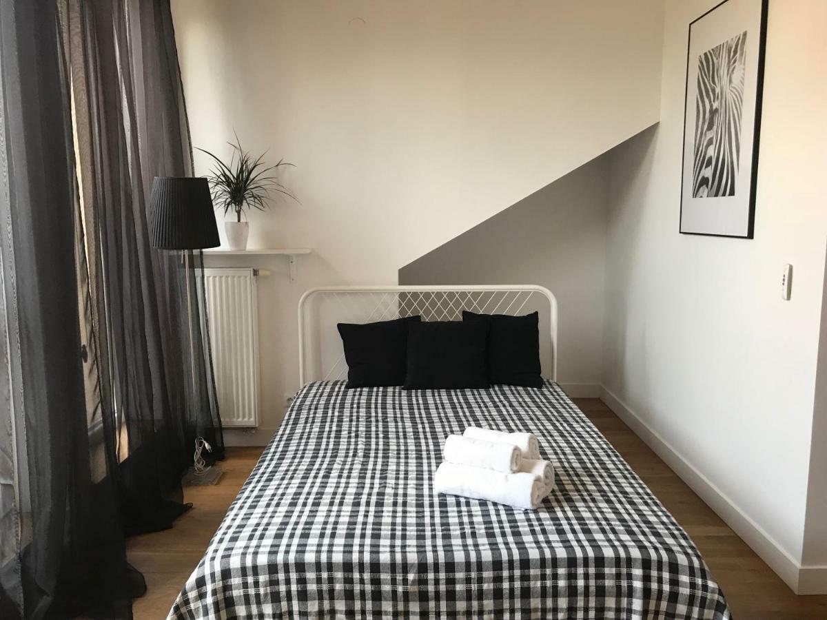 Apartament "Warszawa" エクステリア 写真